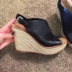 VERA WANG LAVENDER LABEL WEDGES